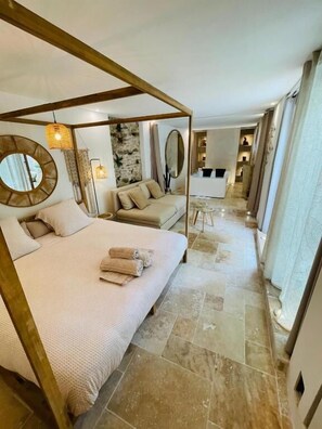 Suite prestige XL, baignoire à jets | Individually decorated, free WiFi, bed sheets - Buddha Beach Thoiry  (Thoiry)