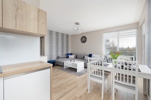 In-room dining - Maczka Apartment Kołobrzeg by Renters (Kolobrzeg)