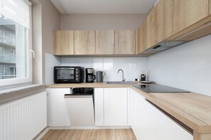 Microwave, oven, dishwasher, coffee/tea maker - Maczka Apartment Kołobrzeg by Renters (Kolobrzeg)