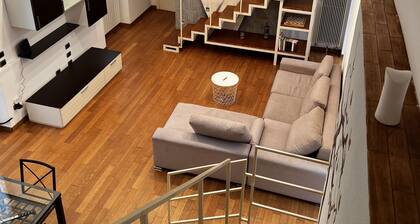 Loft in downtown Milan, cozy, quiet 15 minutes from p.zza Duomo.