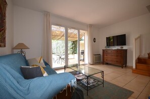 Smart TV, books - Côte D'azur: Villa Cosy, Très Proche de la Plage (Roquebrune-sur-Argens)