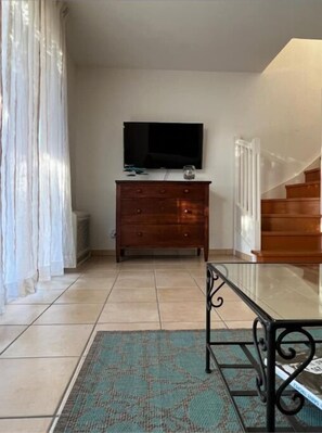 Interior - Côte D'azur: Villa Cosy, Très Proche de la Plage (Roquebrune-sur-Argens)