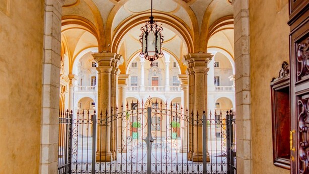 Unclassified image, 1 of 32, button - Palazzo Paesana: studio in a historic residence (Torino)