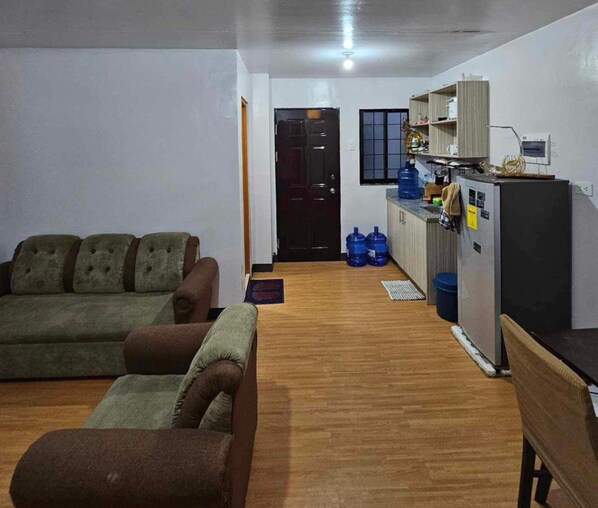 Comfort-Apartment, 1 Schlafzimmer, Stadtblick | Wohnzimmer