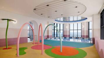 室內游泳池和室外游泳池