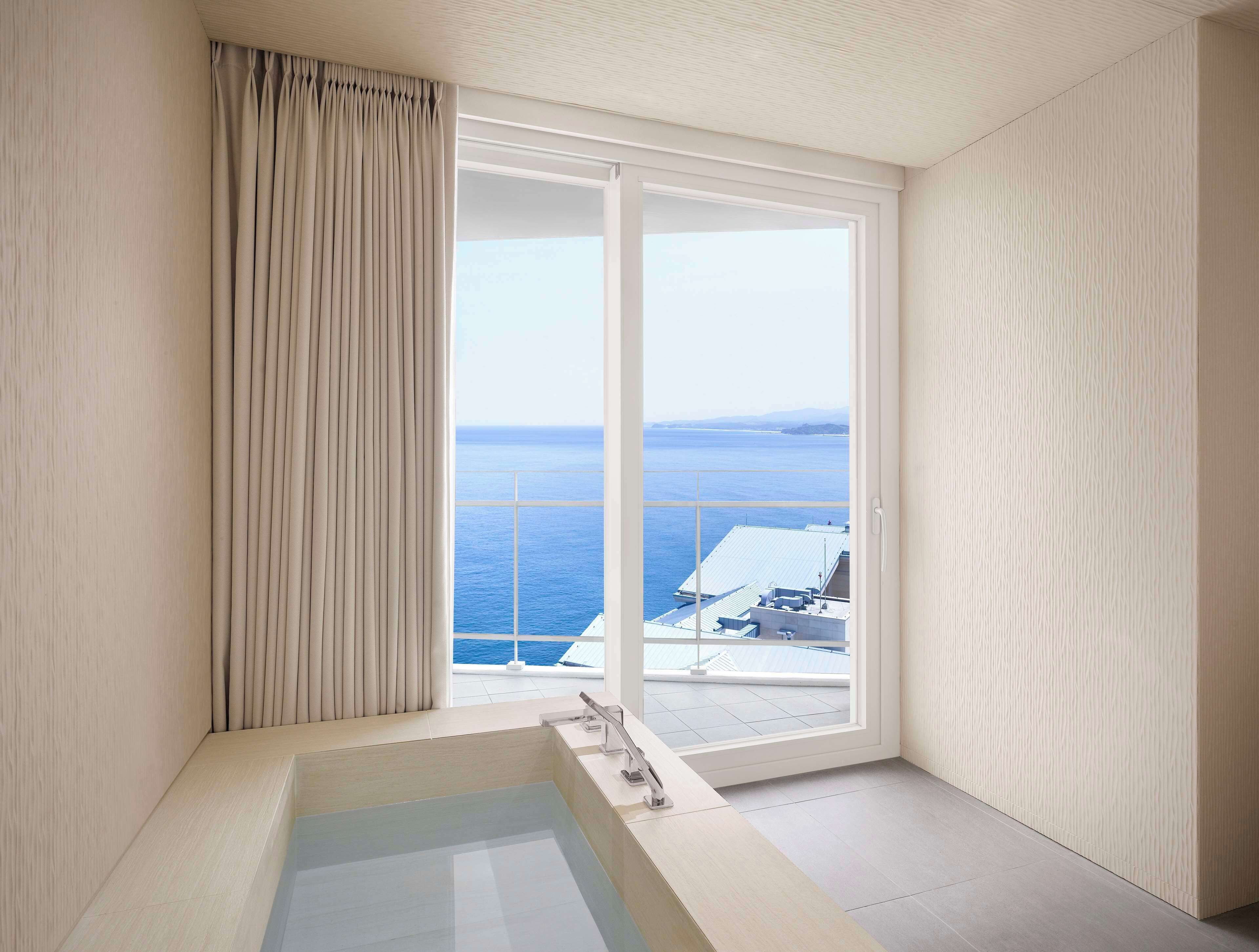 Superior Twin Room | In-room safe, laptop workspace, free cots/infant beds, free WiFi