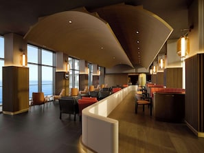 2 bars/lounges, poolside bar
