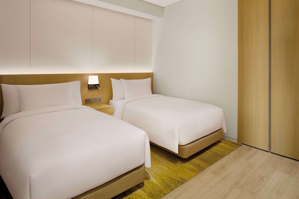 2 chambres, coffre-fort, espace de travail pour ordinateurs portables