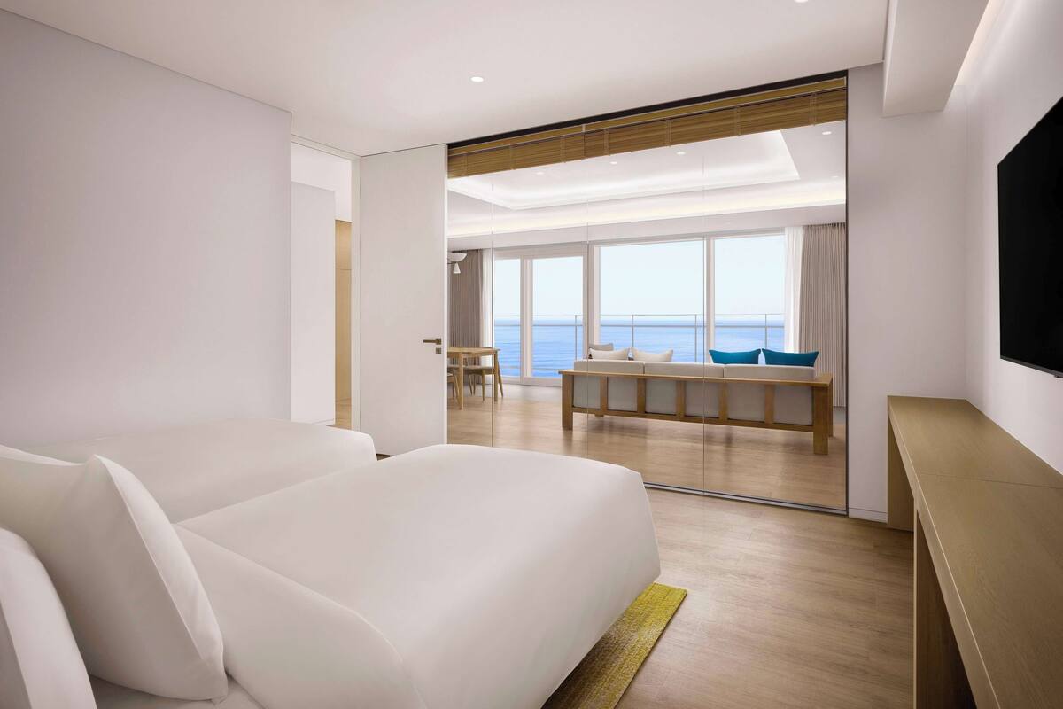 スイート 1 ベッドルーム パーシャルシービュー (2 Twin Beds) | セーフティボックス (室内)、ノートパソコン用作業スペース、ベビーベッド (無料)、WiFi (無料)