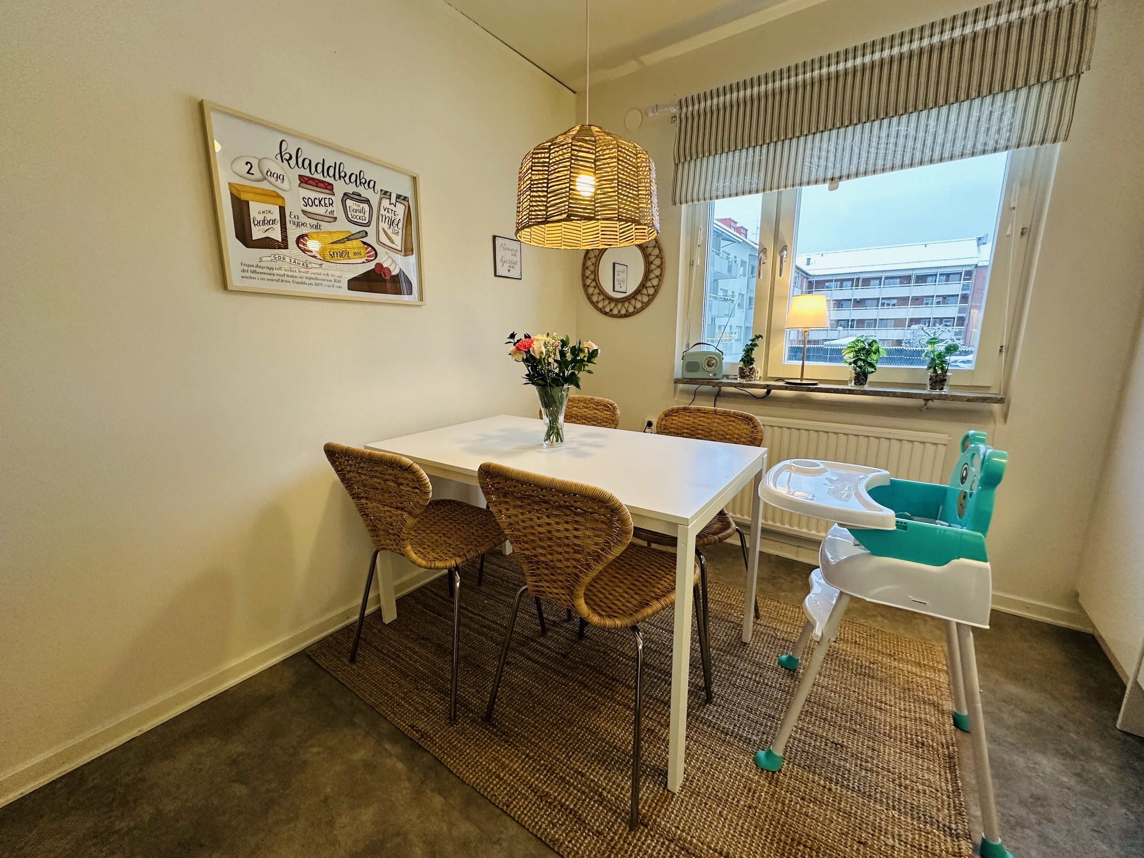 Superior Apartment, 1 Bedroom, Kitchen | Private kitchen | Full-sized fridge, microwave, oven, stovetop