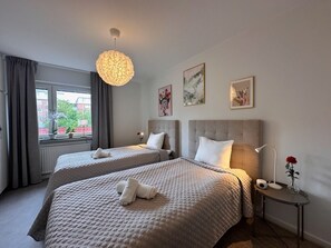 Deluxe Apartment | Minibar, individually decorated, individually furnished - Prinshöjden Hotel - Smart Digital Apartments & Villas (Katrineholm)