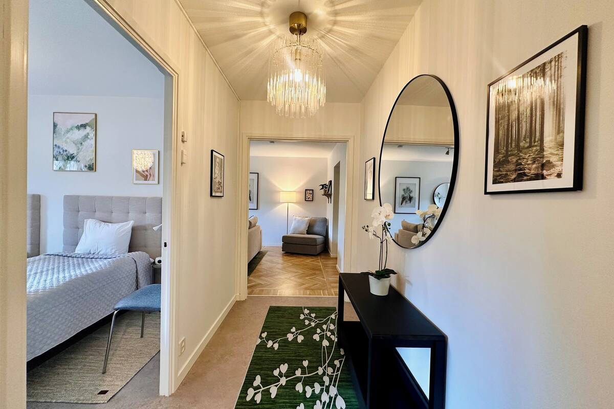 Deluxe Apartment | 1 bedroom, minibar, individually decorated, individually furnished