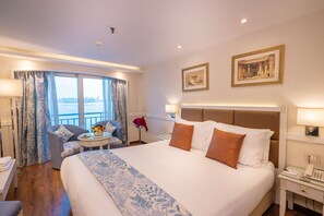 Hytte – deluxe, elveutsikt | 1 soverom, minibar, safe på rommet og blendingsgardiner