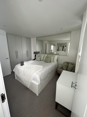 Appartement | 2 chambres, fer et planche à repasser, Wi-Fi gratuit, draps fournis