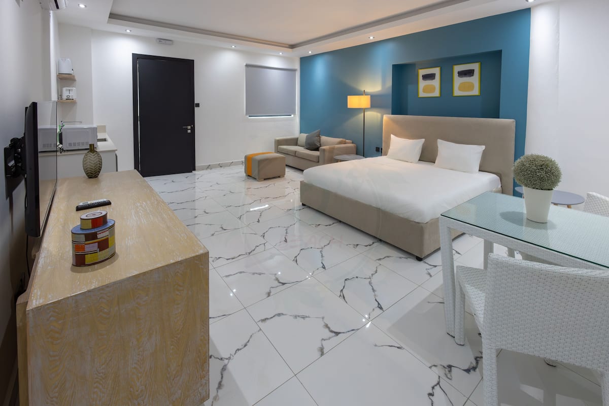 Standard Studio | Free WiFi, bed sheets