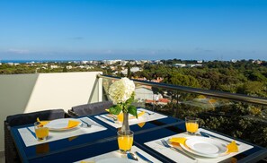 تناول الطعام بالخارج