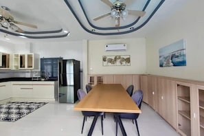 Dining - Haus mit Pool zu Vermieten (Tambon Nong Pla Lai)