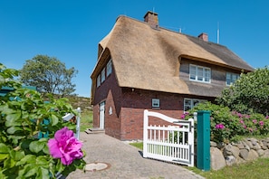 Exterior - Herzlich Willkommen im Ferienhaus Haus am Heidetal (List)