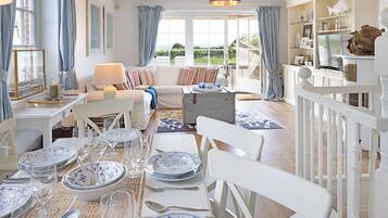 TV, fireplace, books, stereo