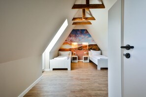 3 habitaciones, escritorio, tabla de planchar con plancha y wifi gratis 