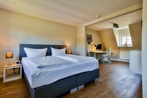 3 Schlafzimmer, Schreibtisch, Bügeleisen/Bügelbrett, kostenloses WLAN