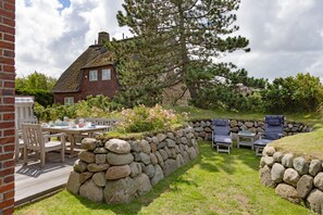 Outdoor dining - Herzlich Willkommen im Ferienhaus Fredderiks Hus (List)