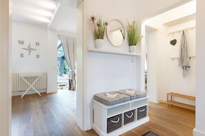 Interior - Welcome to the Amur vacation home (List)