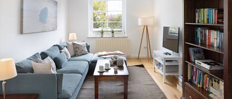 電視、DVD 播放機、乒乓球設施、書籍