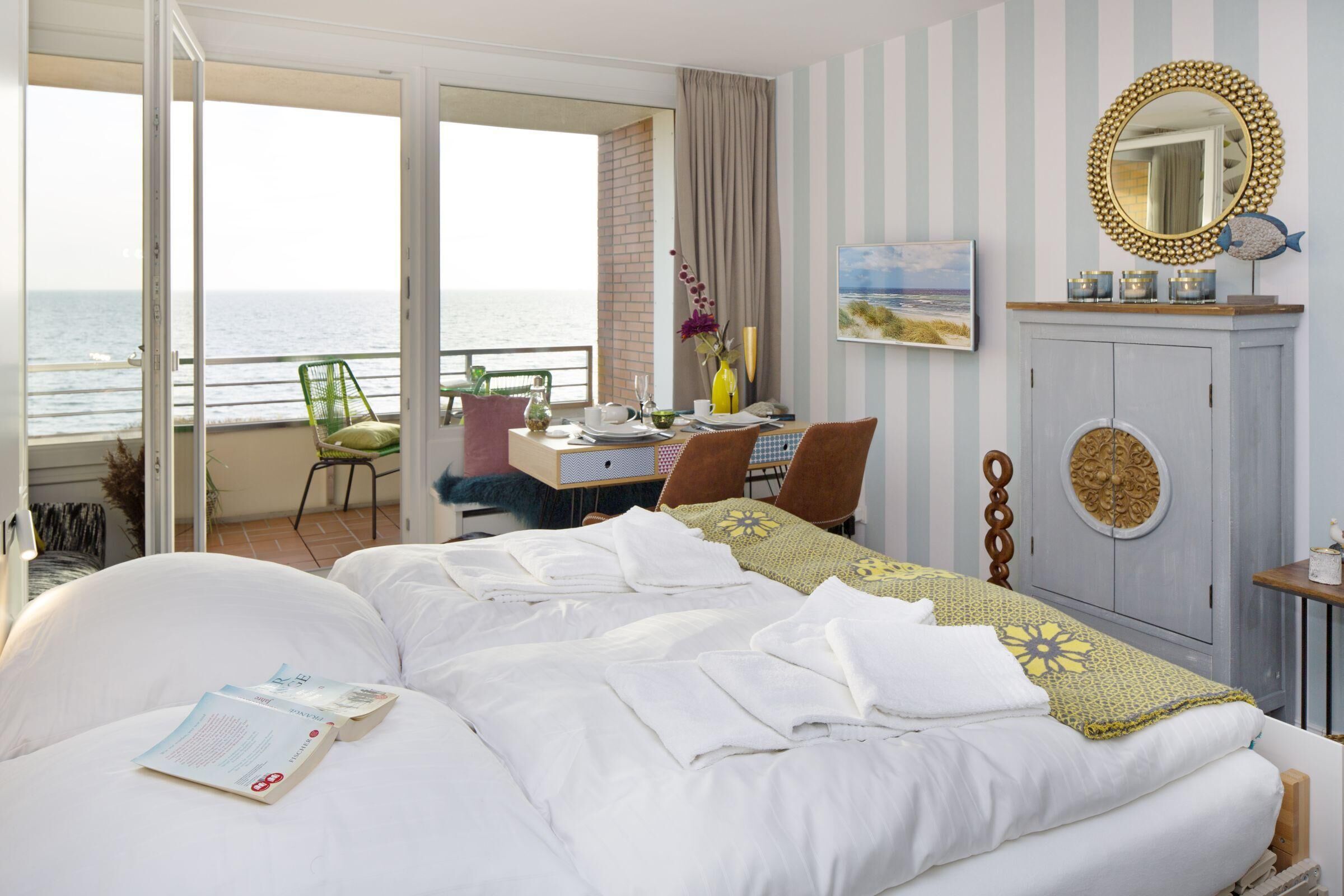 Desk, bed sheets