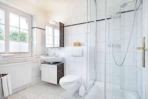 Hårføner og håndklær