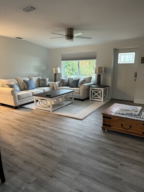 TV - Escape and Retreat (Nokomis)