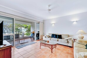 TV - Ulysses One ~ Beachfront Escape~ 1 Bedroom (Wongaling Beach)