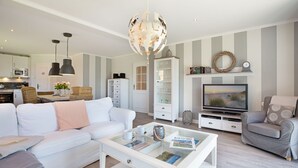 TV, DVD player, stereo - Herzlich Willkommen im Appartement Blickfang (List)
