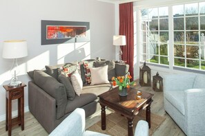 Tv, bøger, stereoanlæg