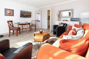 Unclassified image, 4 of 28, button