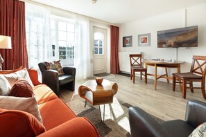 Unclassified image, 5 of 28, button