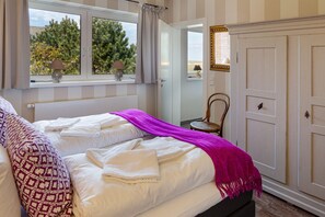 3 dormitorios, tabla de planchar con plancha, wifi gratis y ropa de cama