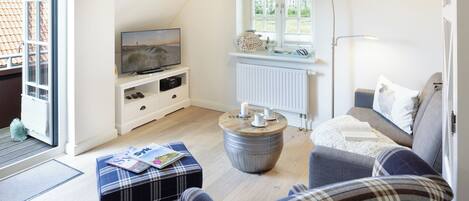 Tv, dvd-spelare, böcker och en stereo