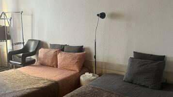 1 chambre, fer et planche Ă repasser, Wi-Fi, draps fournis