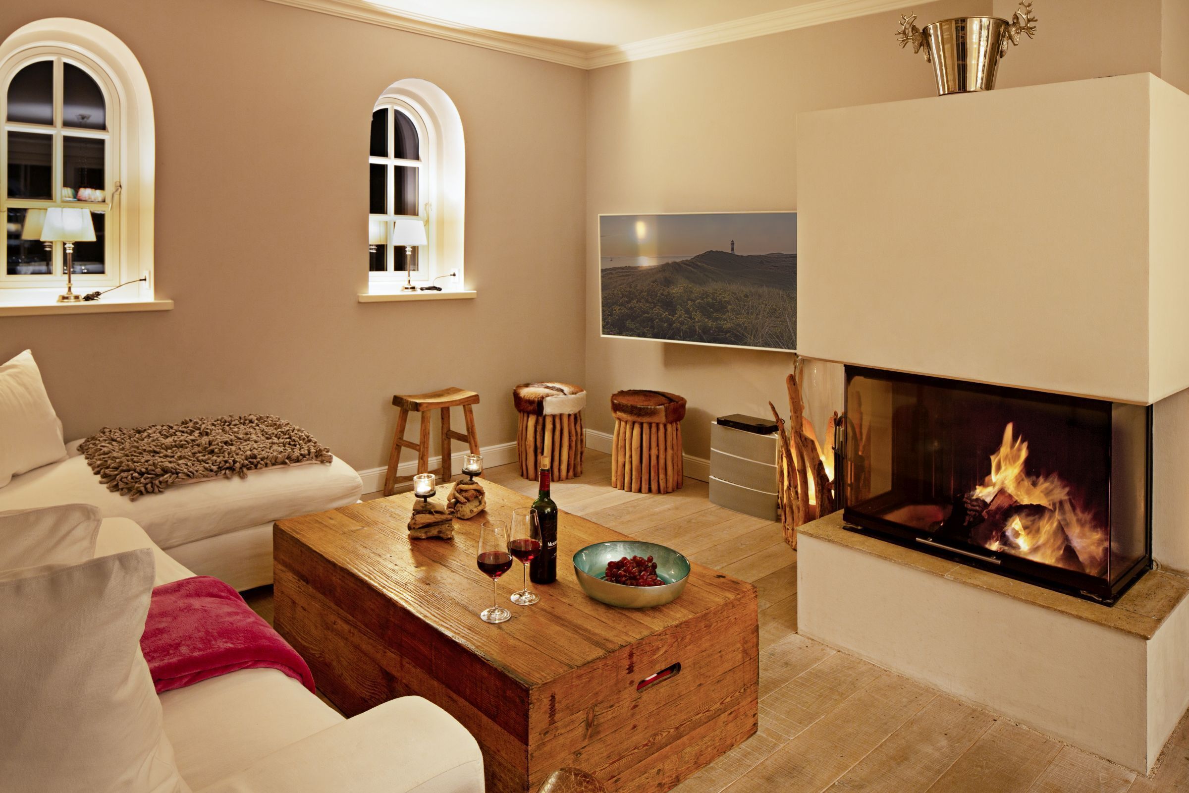 TV, fireplace, DVD player, table tennis