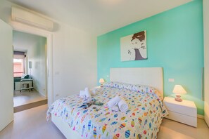 Family Apartment, Multiple Bedrooms (Green Tiffany Apartment) | 1 bedroom, free WiFi, bed sheets - Green Tiffany Apartment (Desenzano del Garda)