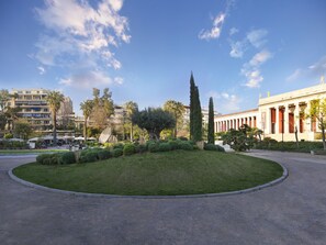 Property grounds - Marnis10 3rd (Athens)