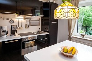 Kühlschrank, Ofen, Herdplatte, Geschirrspüler