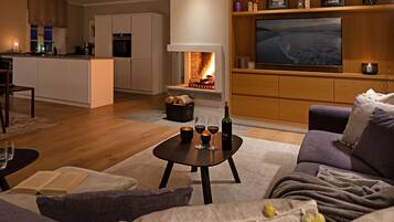 TV, peis, bordtennis og stereoanlegg