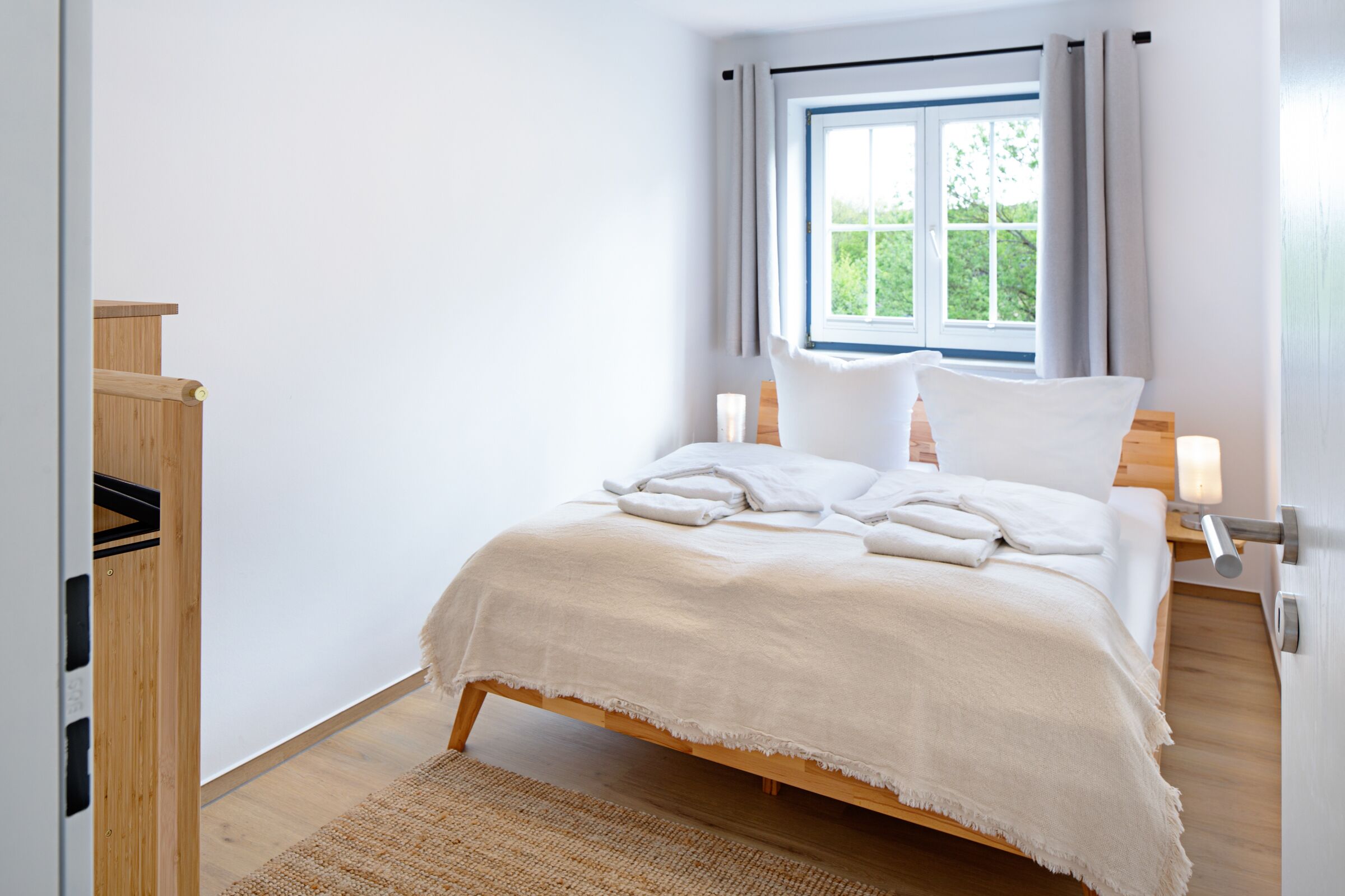2 bedrooms, WiFi (free), bed sheets