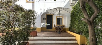 Lovely 3 bedrooms house with a courtyard in the heart of the city of Évora.