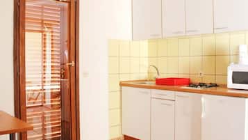 Departamento (Superior Two Bedroom Apartment with T) | Cocina privada | Refrigerador