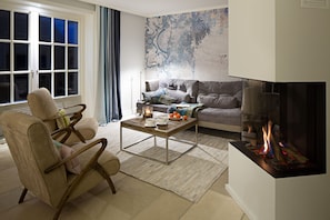 TV, fireplace, table tennis, stereo