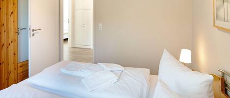 2 chambres, bureau, Wi-Fi gratuit, draps fournis