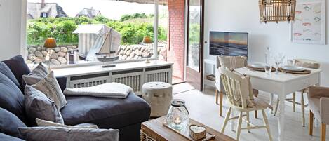 Télévision, chaîne hi-fi